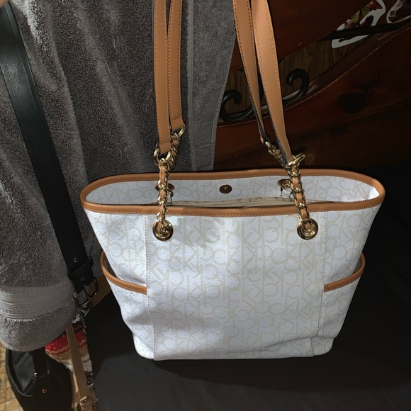 Ck tote - Picture 2 of 5